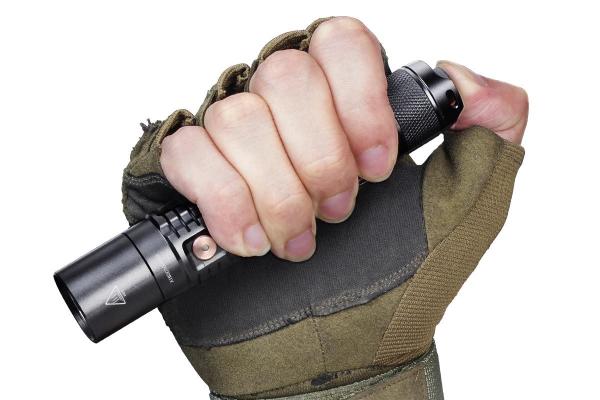 Fenix UC35 v2.0 Şarjı El Feneri 1000 Lümen